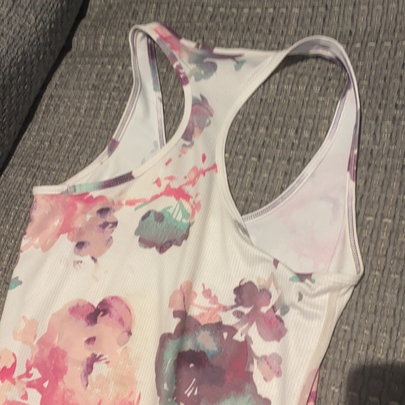 LULULEMON TANK! - Picture 3 of 4